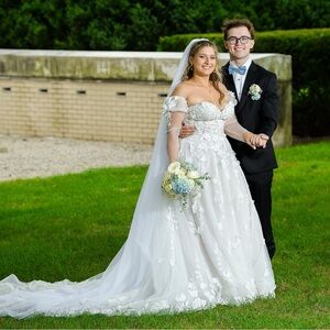 Calla Blanche Wedding Dress Elegant White Wedding Dress with Floral Details
